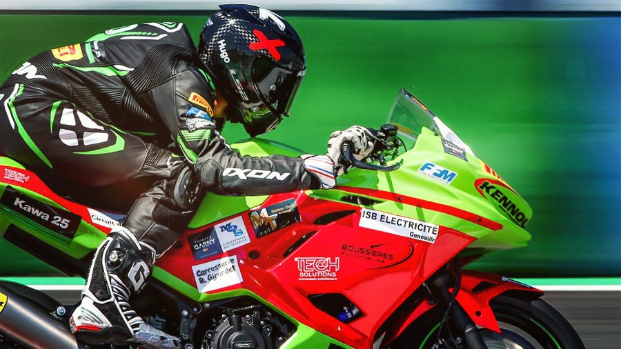 KENNOL's sponsored Hugo GIRARDET is the first ever French Superbike Supersport 300 Champion!